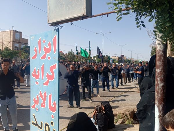 آیین استقبال از هیئت های عزاداری در روستای عشق آباد 