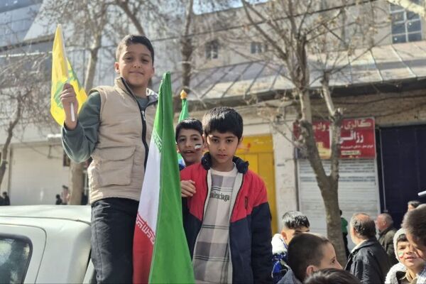 حضور پرشور مردم سپیدان در راهپیمایی ۲۲ بهمن