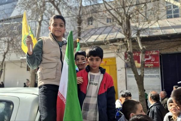 حضور پرشور مردم سپیدان در راهپیمایی ۲۲ بهمن