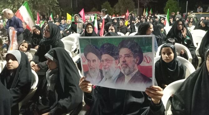 نقش‌آفرینی دانش‌آموزان زرقانی در یادبود رهبر شهید انقلاب