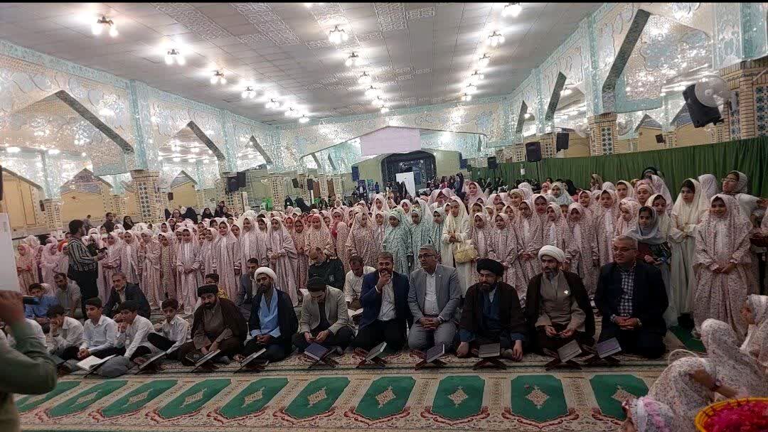 محفل انس با قرآن دانش‌آموزی در لامرد برگزار شد/ فیلم