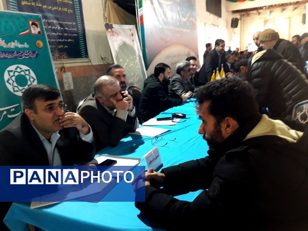 برگزاری میز خدمت برای رسیدگی سریع‌تر به درخواست‌های مردمی در همدان