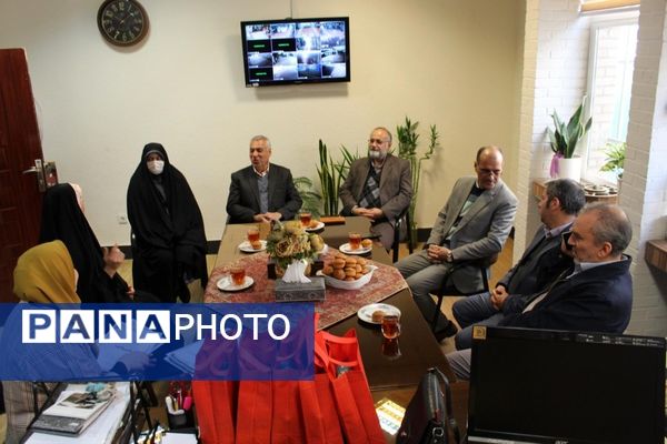 گرامیداشت فرهنگ ایثار با تقدیر از دانش‌آموزان فرزند شهید در منطقه ۵