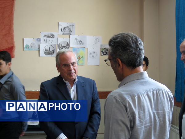 نمایشگاه علمی، پژوهشی وهنری فرداد در دبیرستان باهنر