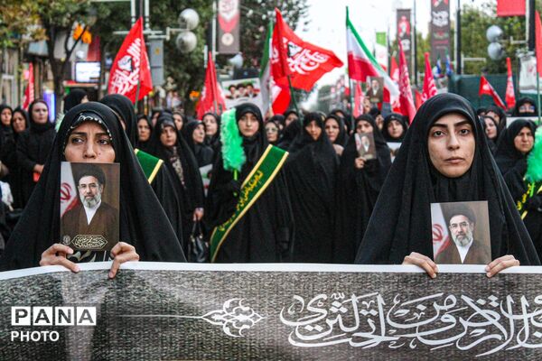 در سوگ شهادت امام رضا(ع)؛ شکوه دسته عزاداری خادمیاران رضوی در زنجان