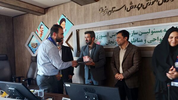نشست مسئولان سازمان دانش‌آموزی استان زنجان