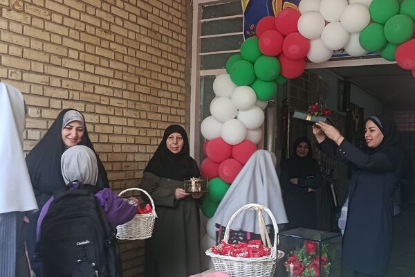  آغاز سال تحصیلی با همراهی حافظان نظم و امنیت در دبستان بعثت ۲