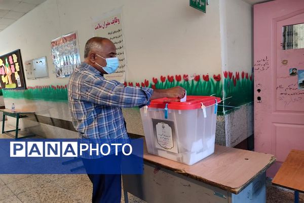 مردم قلعه‌گنج پای کار ایران