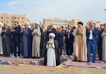 اقامه نماز عید فطر در مصلای پردیسان قم