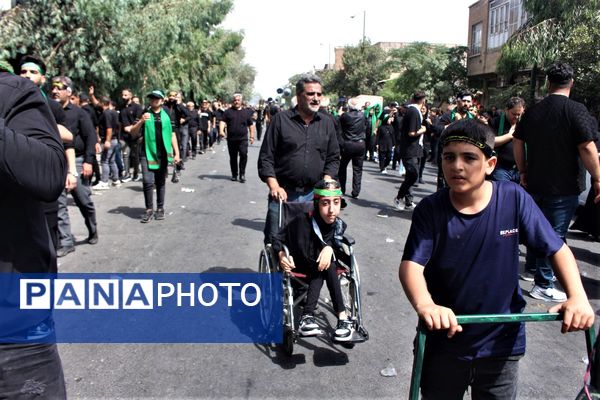 جلوه‌های باشکوه عزاداری روز عاشورا در قم