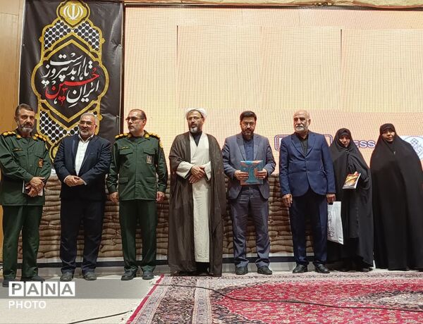 تقدیر از خبرنگاران نوجوان فعال حوزه ایثار و شهادت در قم