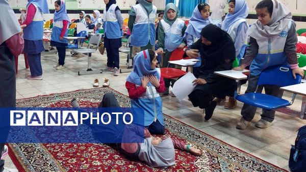 جشنواره رقابت‌های علمی و مهارتی سفیران سلامت ناحیه ۶مشهد