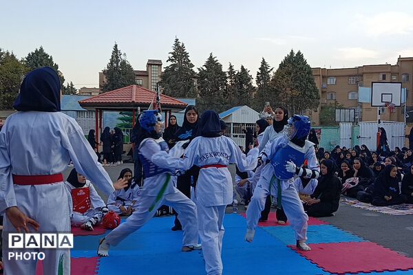 المپیاد درون مدرسه‌ای در دبیرستان عطیه شهریار