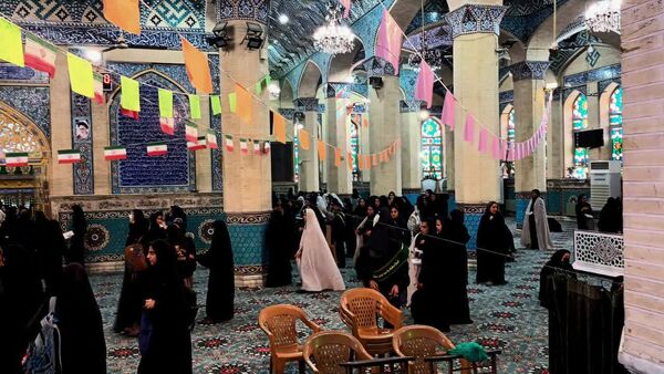 ضیافت همدلی و معنویت بسیجیان دبیرستان برازنده مقدم یک یزد