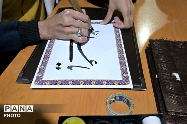 شب‌های همدلی در امامزاده اسماعیل شهریار؛ حضور پرشور مردم در دل شب