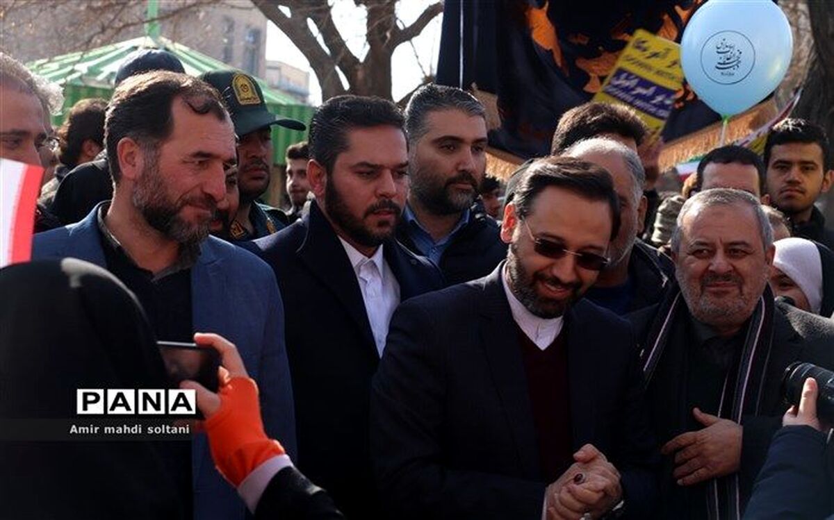 مرد قهرمانی که به یک دانش‌آموز خبرنگار هویت و انگیزه بخشید