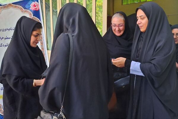 حضور پرشور فرهنگیان ناحیه دو شهرری در کارگاه آموزشی «چگونه میتوانم یک معلم حرفه‌ای باشم»