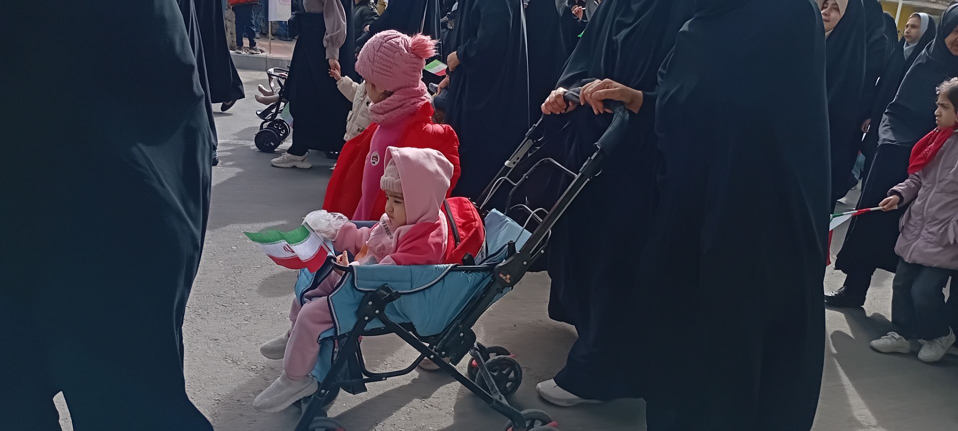 مادری از تبار انقلاب
