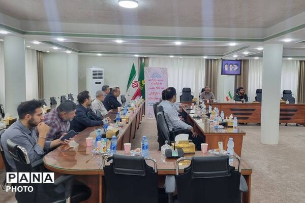 نشست بصیرتی هفته دفاع مقدس در چهاردانگه