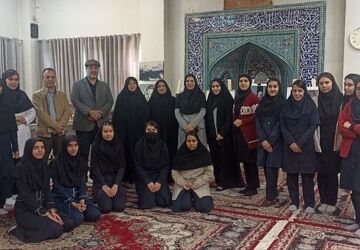 بازارچه هنرهای دستی هنرستان بانو مجتهده امین ناحیه ۴ اصفهان