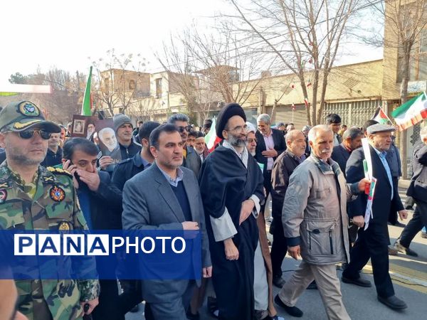 حضور مردم دارالمؤمنین کاشان در یوم الله ۲۲ بهمن