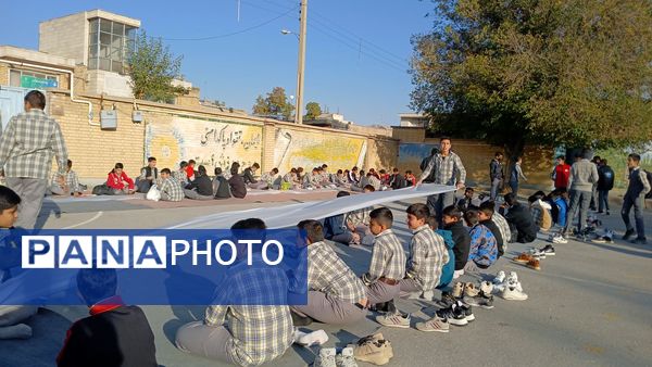 صبحانه سلامت در دبیرستان نمونه دولتی شهید حاج قاسم سلیمانی