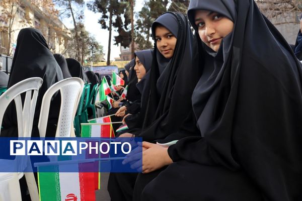 در دل این زمستان سخت و از پس سال‌ها، همچنان عطر آزادی به مشام می‌رسد