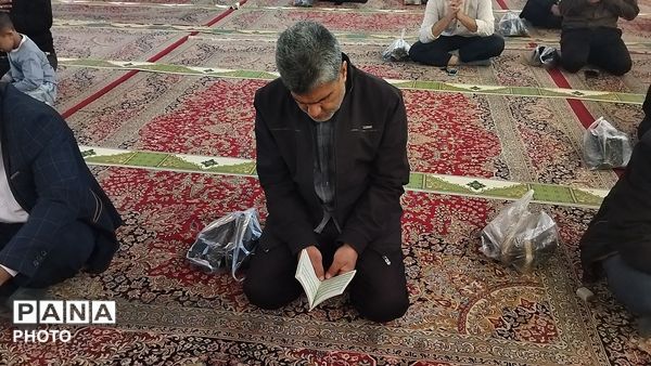 قرائت دعای استغاثه به امام زمان (ع) در مسجد جامع نیشابور 