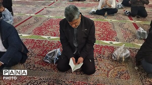 قرائت دعای استغاثه به امام زمان (ع) در مسجد جامع نیشابور 