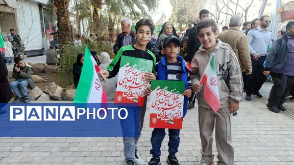 یک روز متفاوت با حضور مردمی از جنس غیرت و استقامت