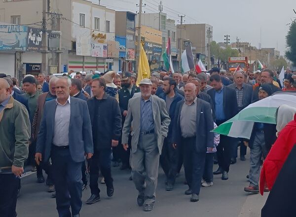 مردم صفادشت ملارد در حمایت از قدس شریف به خیابان‌ها آمدند