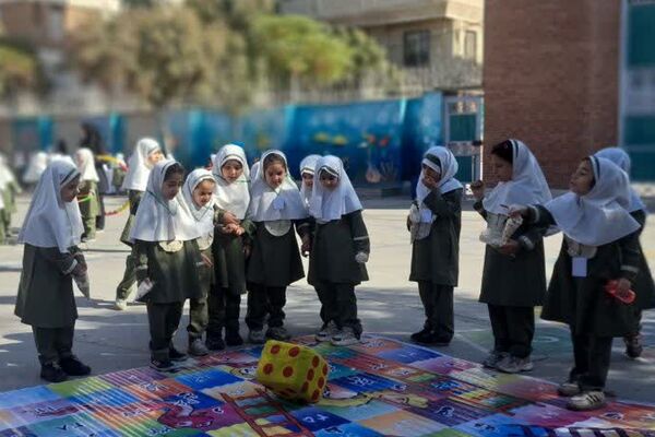 برگزاری جشن روز دانش‌آموز در مدارس ناحیه دو شهرری 
