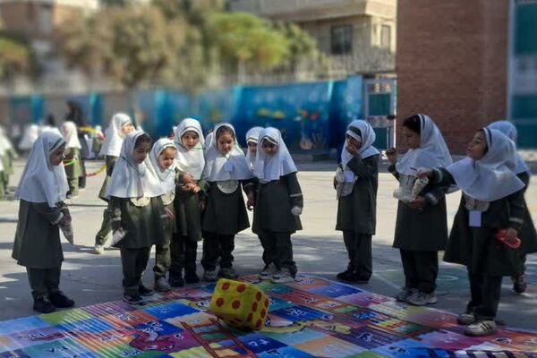 برگزاری جشن روز دانش‌آموز در مدارس ناحیه دو شهرری 