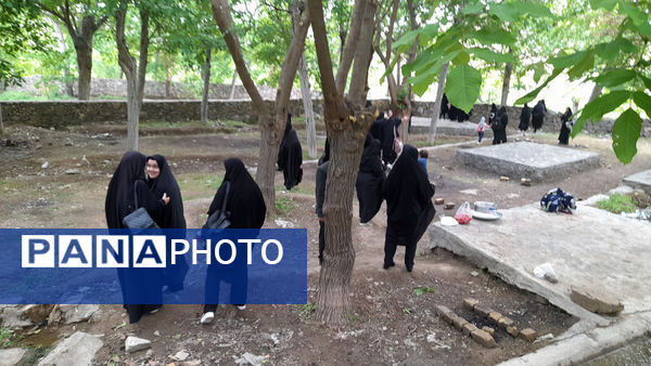 بازدید دانش‌آموزان جعفرآباد از کارگاه گلاب‌گیری روستای «بنابر»