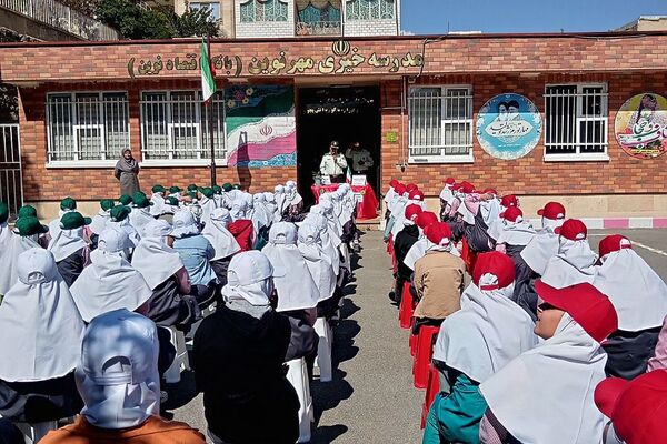 مراسم گرامیداشت هفته نیروی انتظامی در مدارس شهرستان فیروزکوه