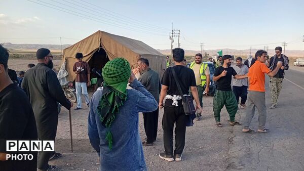 استقبال موکب رباط میاندشت از زائران پیاده حضرت رضا(ع)