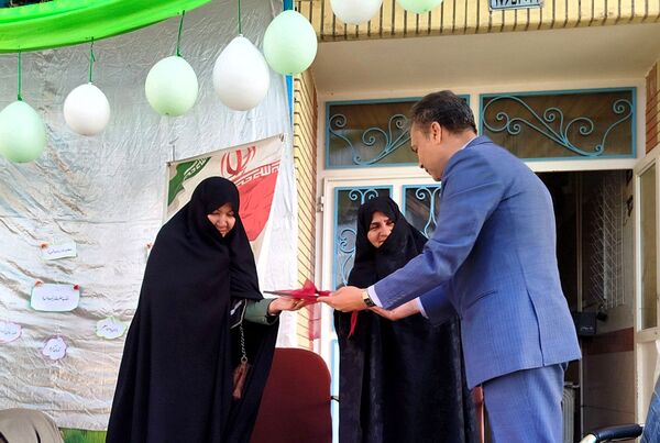 جشن میلاد حضرت زینب در دبیرستان حضرت زینب 