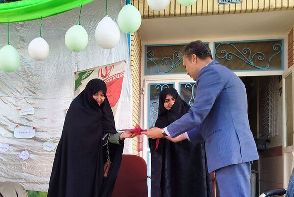 جشن میلاد حضرت زینب در دبیرستان حضرت زینب 