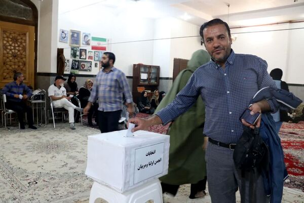 انتخابات انجمن اولیا و مربیان دبیرستان جلیل مرشدیان ناحیه ۷