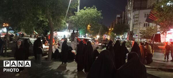 روایتی از شب های ایستاده گی مردم در بلوار توس مشهد