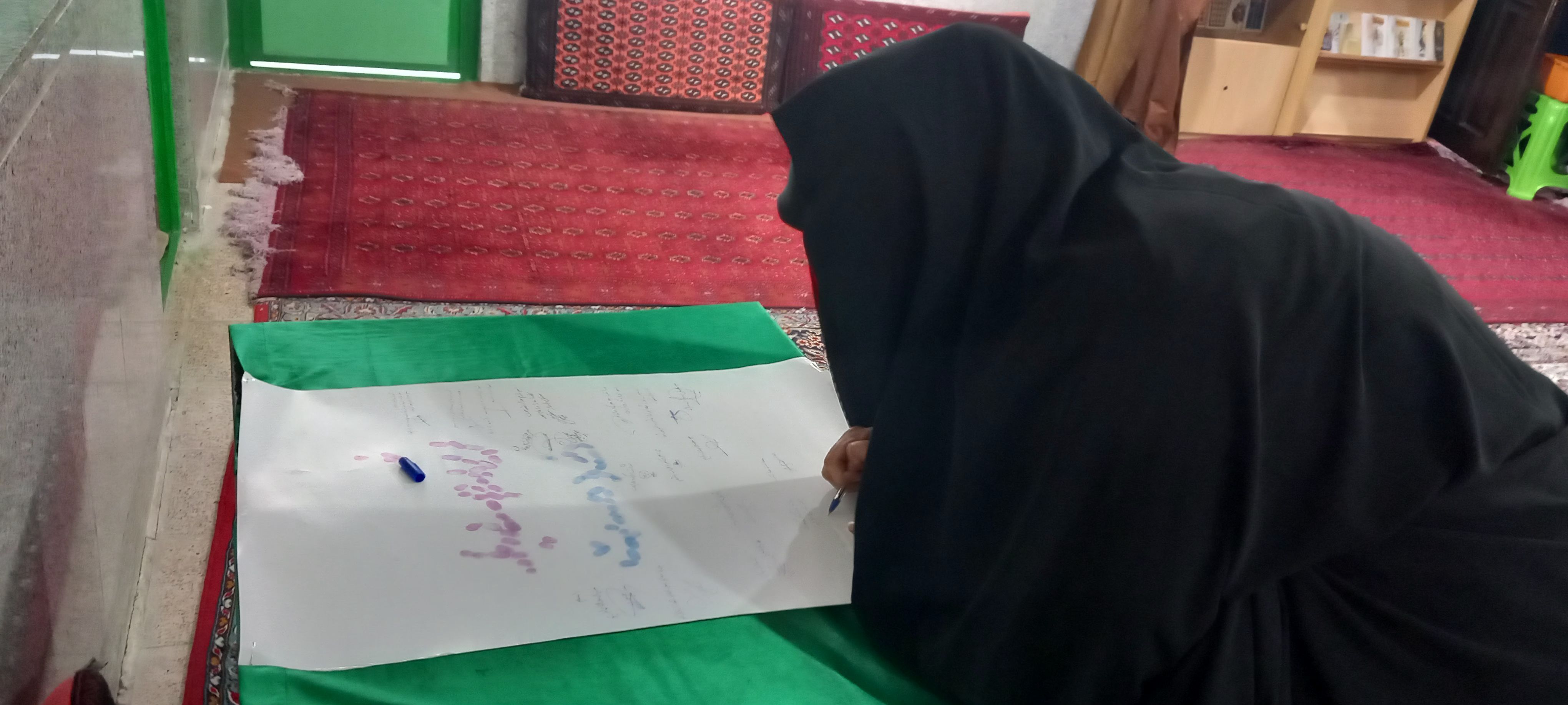 شرکت دانش‌آموزان دبستان حضرت فاطمه(س) در مراسم سالگرد شهدای خدمت