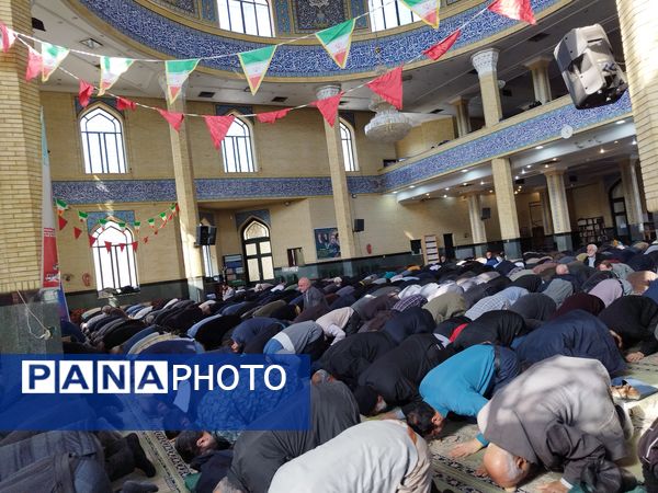 حضور پر شور مردم غیور ملارد در نماز جمعه و راهپیمایی جشن پیروزی و نصر الهی 