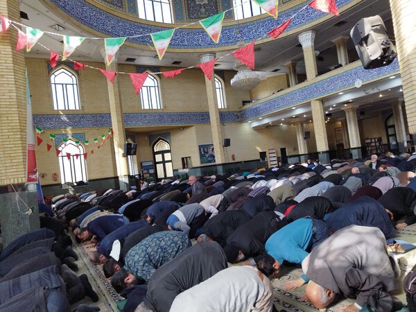 حضور پر شور مردم غیور ملارد در نماز جمعه و راهپیمایی جشن پیروزی و نصر الهی 