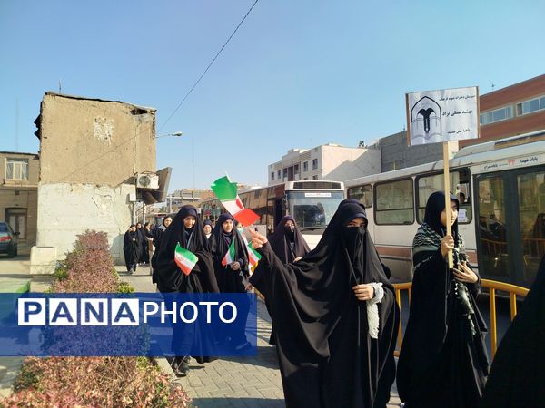  موج خروشان مردم در سیزده آبان امت واحده را به رخ کشید