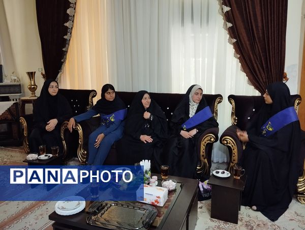 دیدار اعضای انجمن اسلامی هنرستان بصیرت آشخانه با همسر جانباز رسایی پور