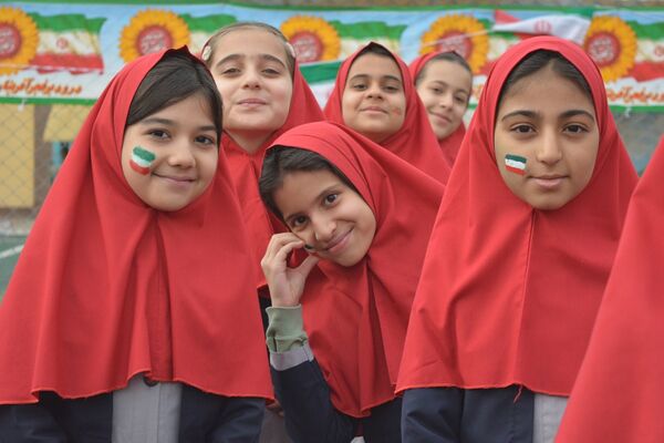 افتتاحیه طرح  «ایرانمون» در مدرسه شهدای گمنام بهارستان‌دو
