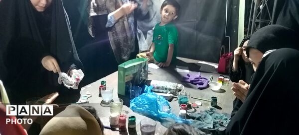 گذری بر غرفه های دهه نودی ها در نیشابور