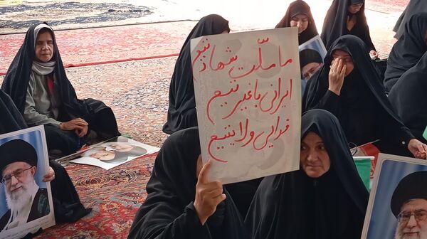 خروش شیر زنان چهارمحال‌وبختیاری در حمایت از رهبر انقلاب