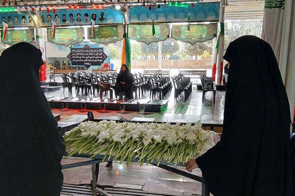 برپایی آیین غبارروبی مزار شهدا در هفته دفاع مقدس در ملارد 