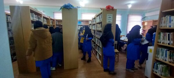 بازدید دانش‌آموزان هلیلانی از کتابخانه عمومی این شهرستان